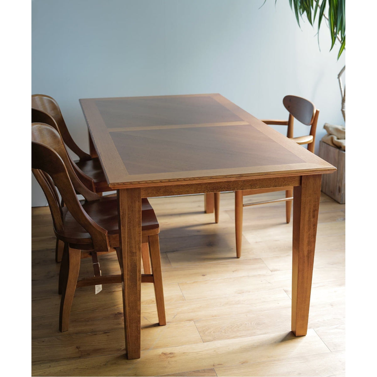 WARNER DINING TABLE ( HERRINGBONE / STANDARD )