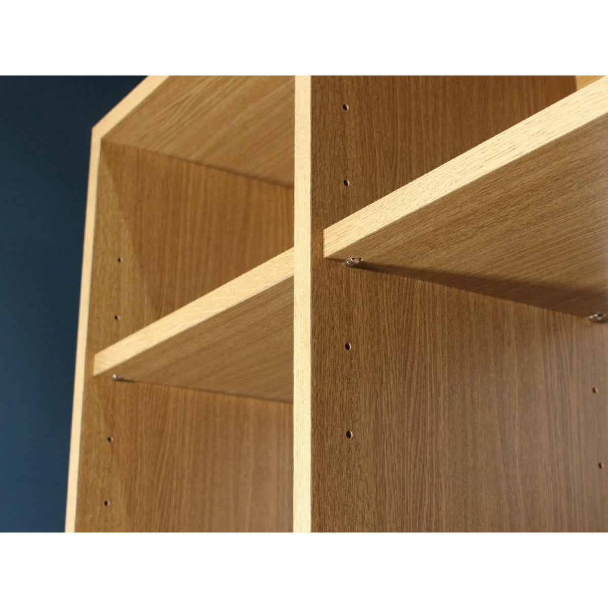 CADEAL Book Case / Open