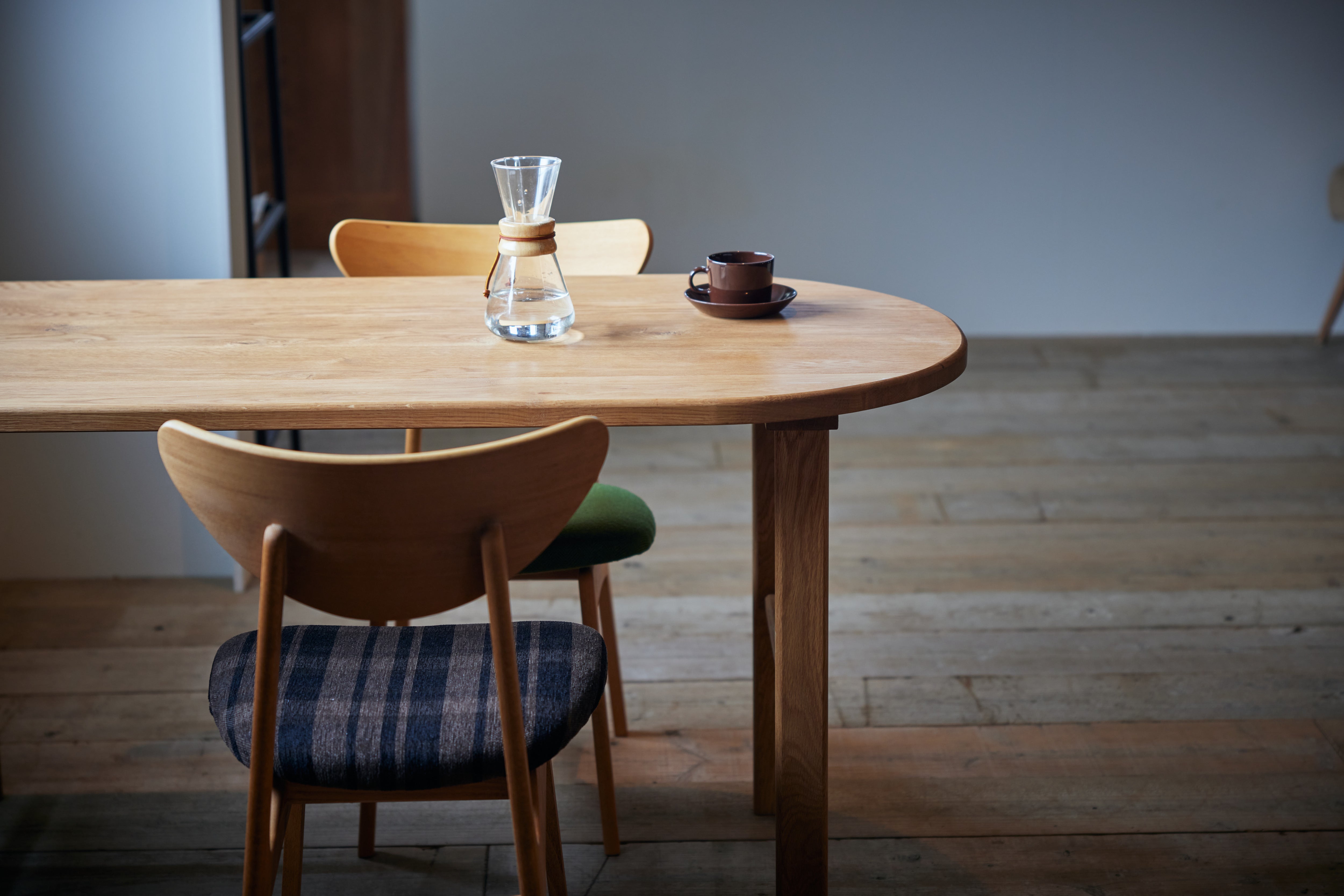 CENTRAL DINING TABLE