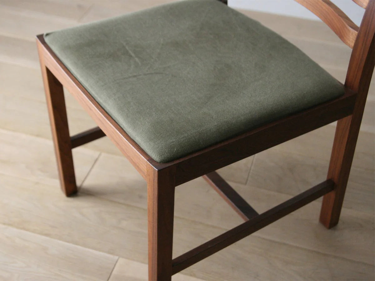 CORNICE SIDE CHAIR