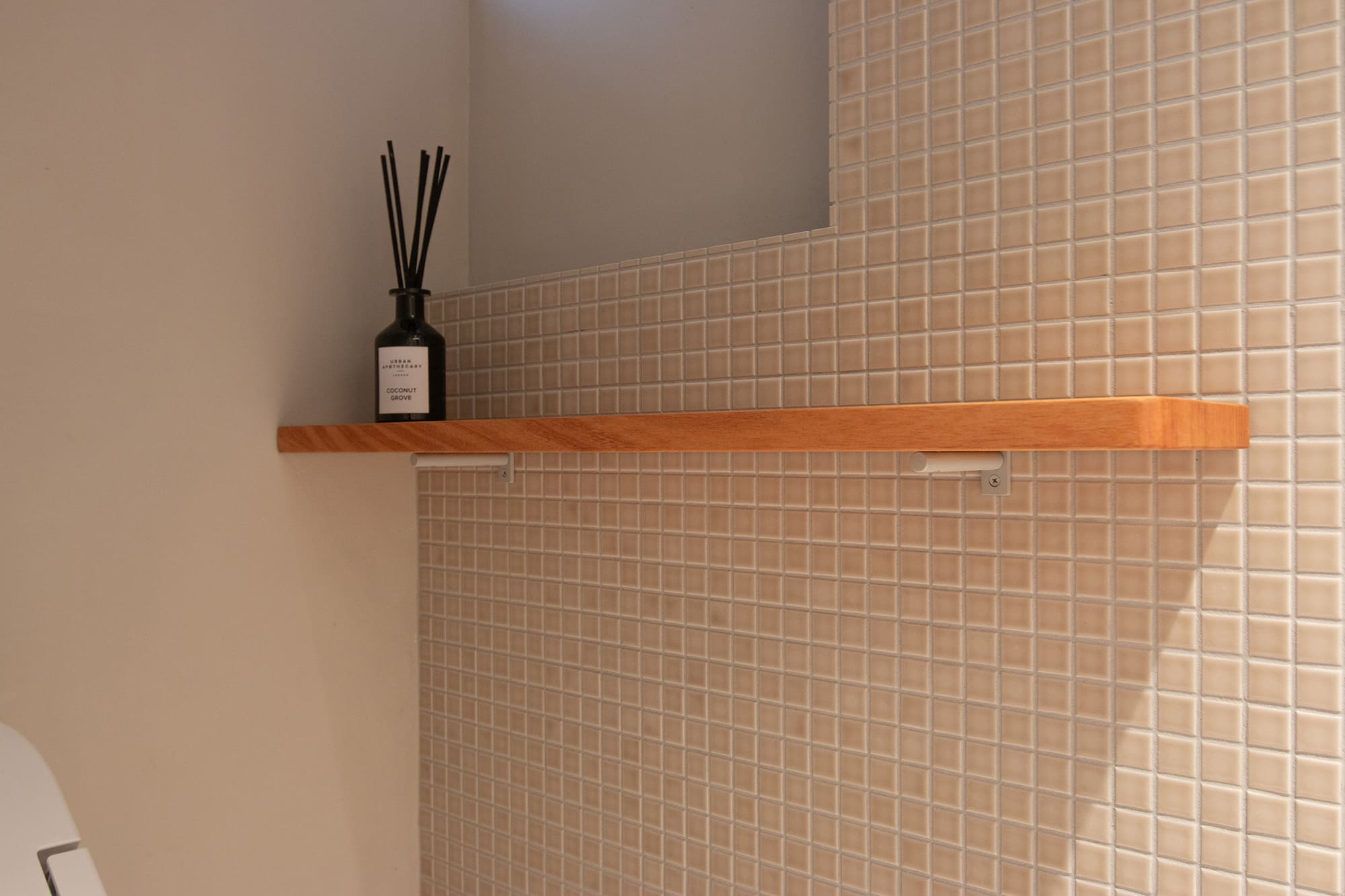 toolbox | Shelf Bracket - Round