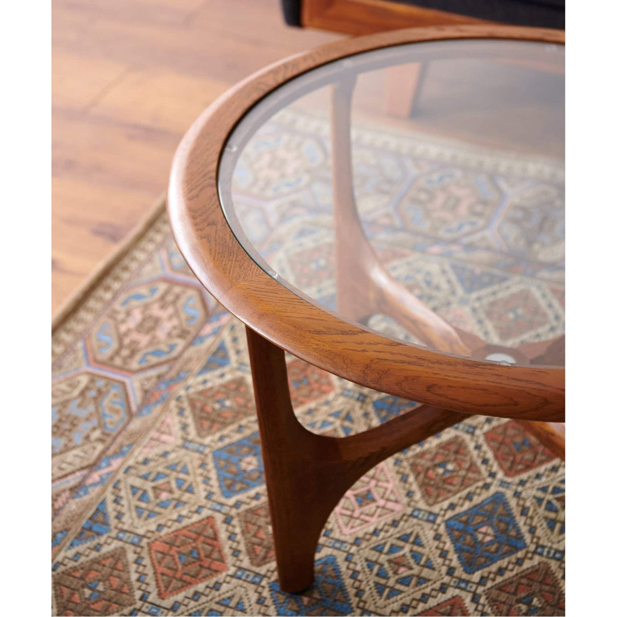 SILHOUETTE CENTER TABLE
