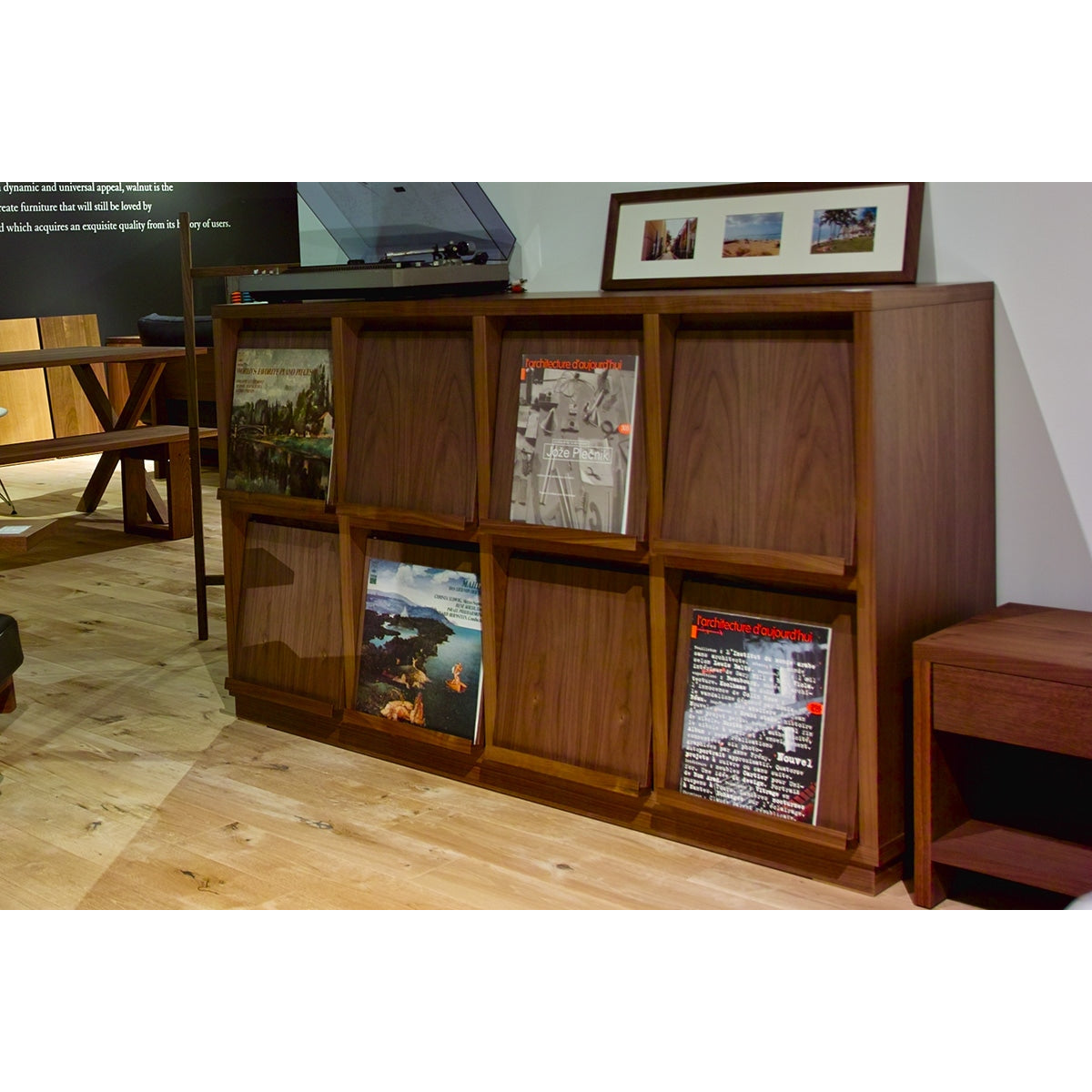 KOROVA RECORD RACK (W1500 - 4R)