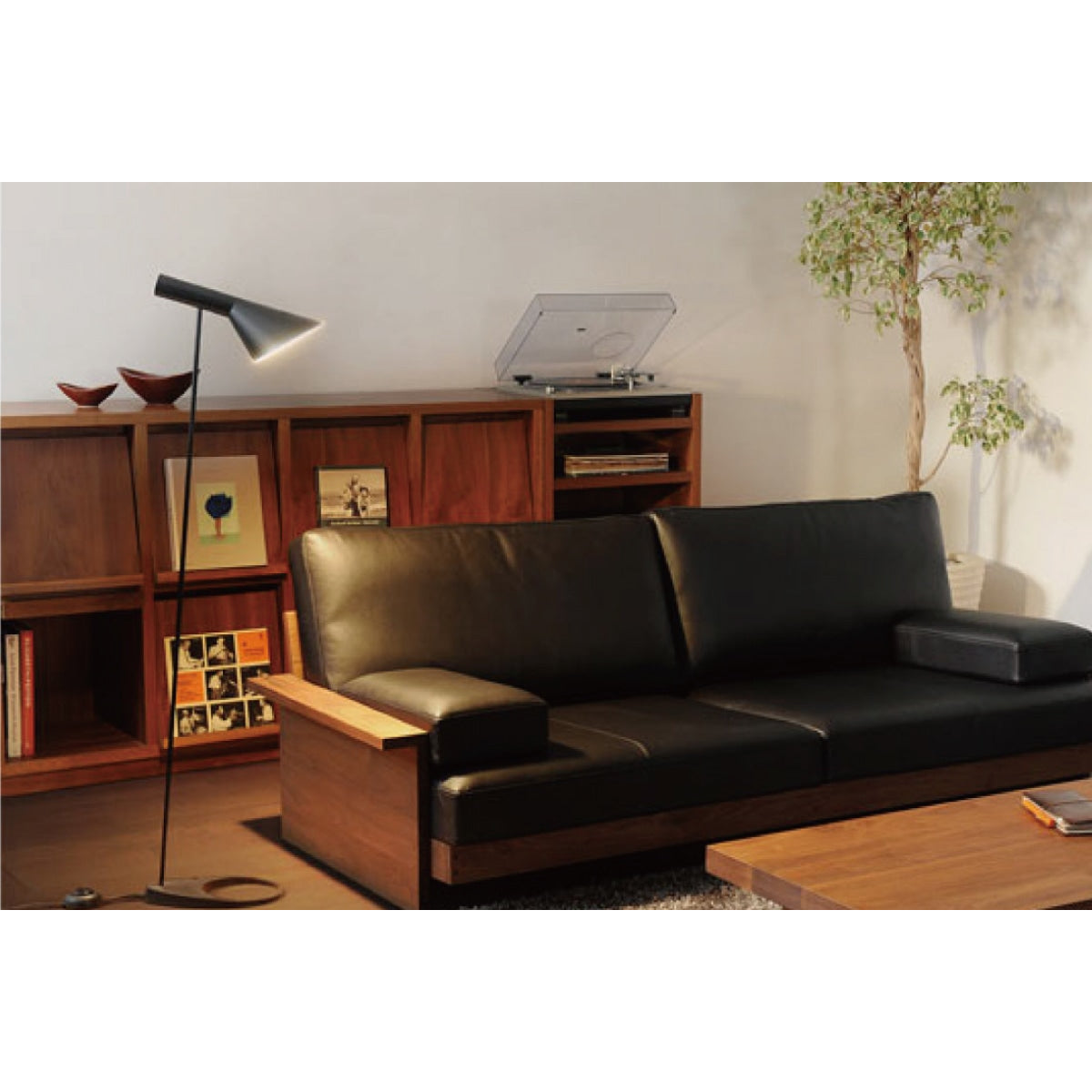 KOROVA RECORD RACK (W1500 - 4R)