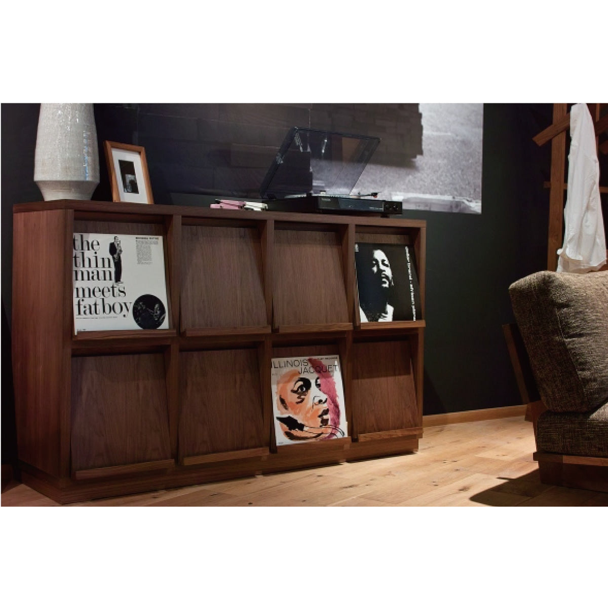 KOROVA RECORD RACK (W1500 - 4R)