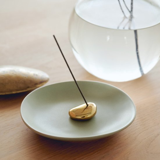haec | Incense sculpture 001 gloss