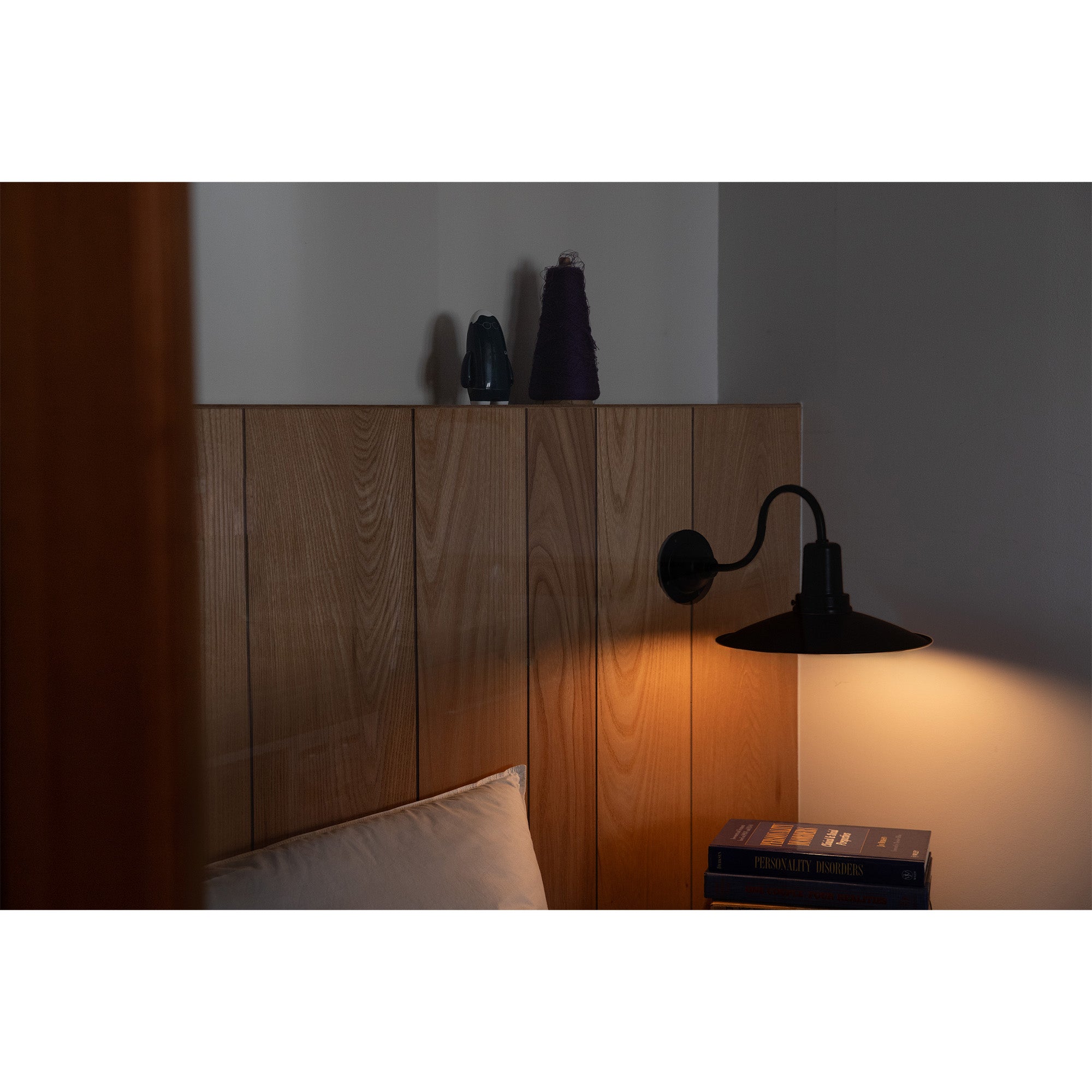 toolbox | Retro Bracket Light - Horizontal Arm