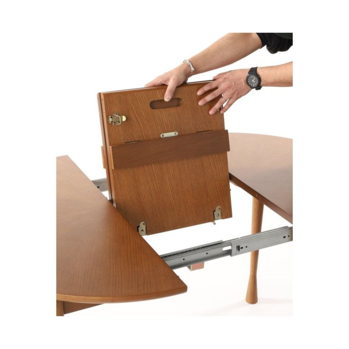 AROS ROUND TABLE
