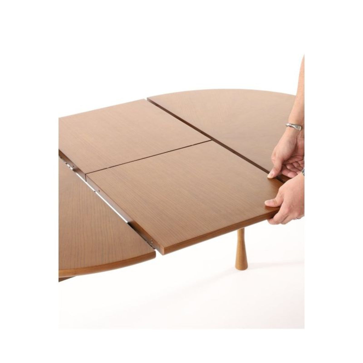 AROS ROUND TABLE