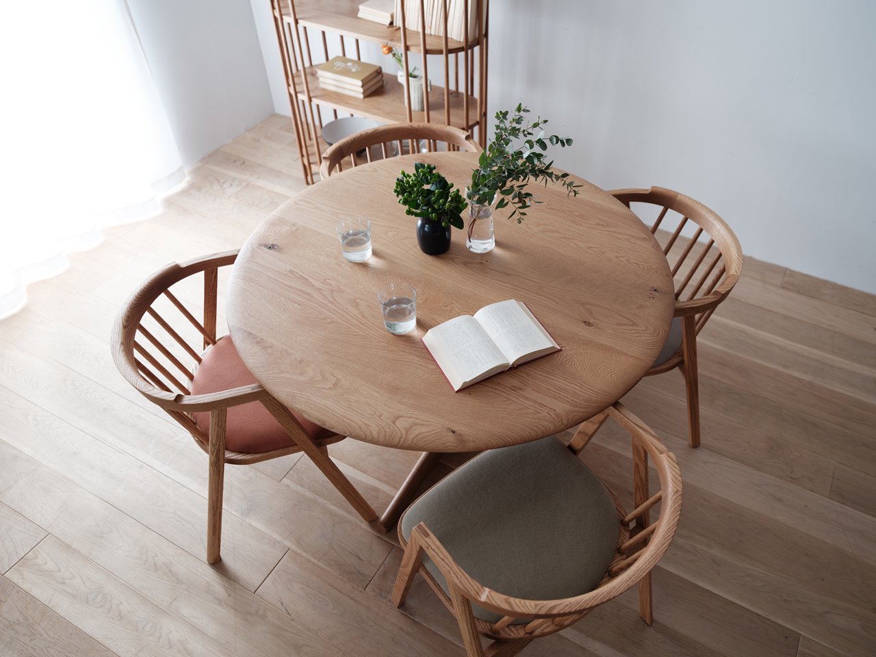 ASTA CIRCLE DINING TABLE