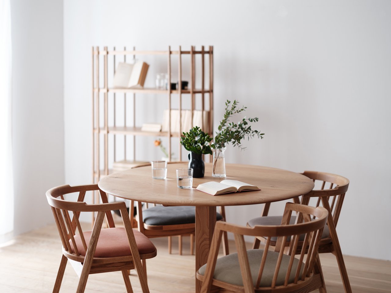 ASTA CIRCLE DINING TABLE