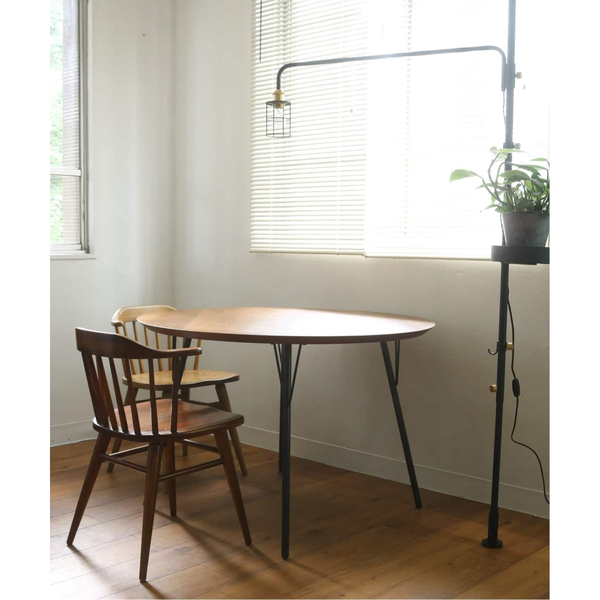 WINDAN SIDE CHAIR