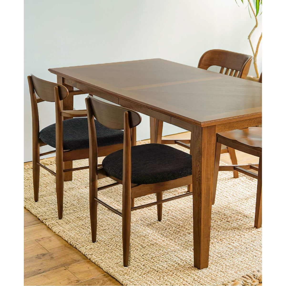 WARNER DINING TABLE ( HERRINGBONE / STANDARD )