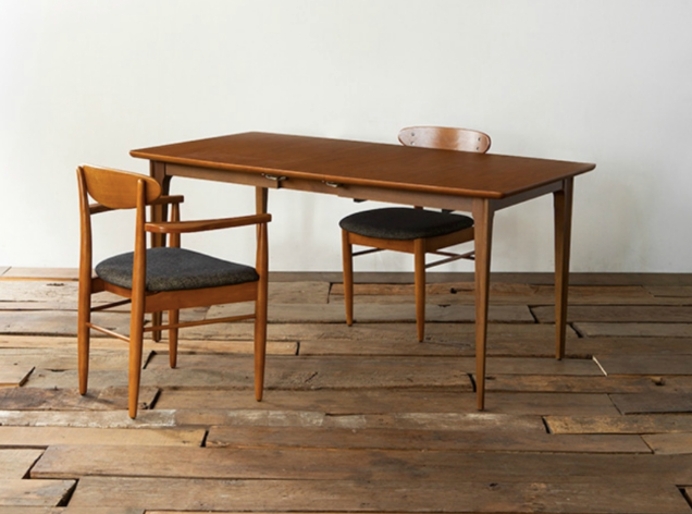 BROOKS DINING TABLE