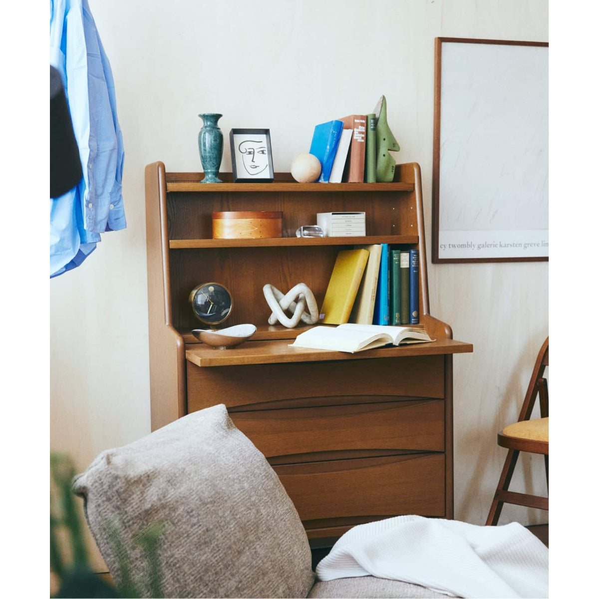 AROS WRITING BUREAU