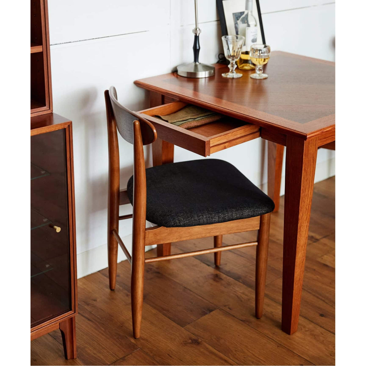 WARNER DINING TABLE-S   ( HERRINGBONE / STANDARD )