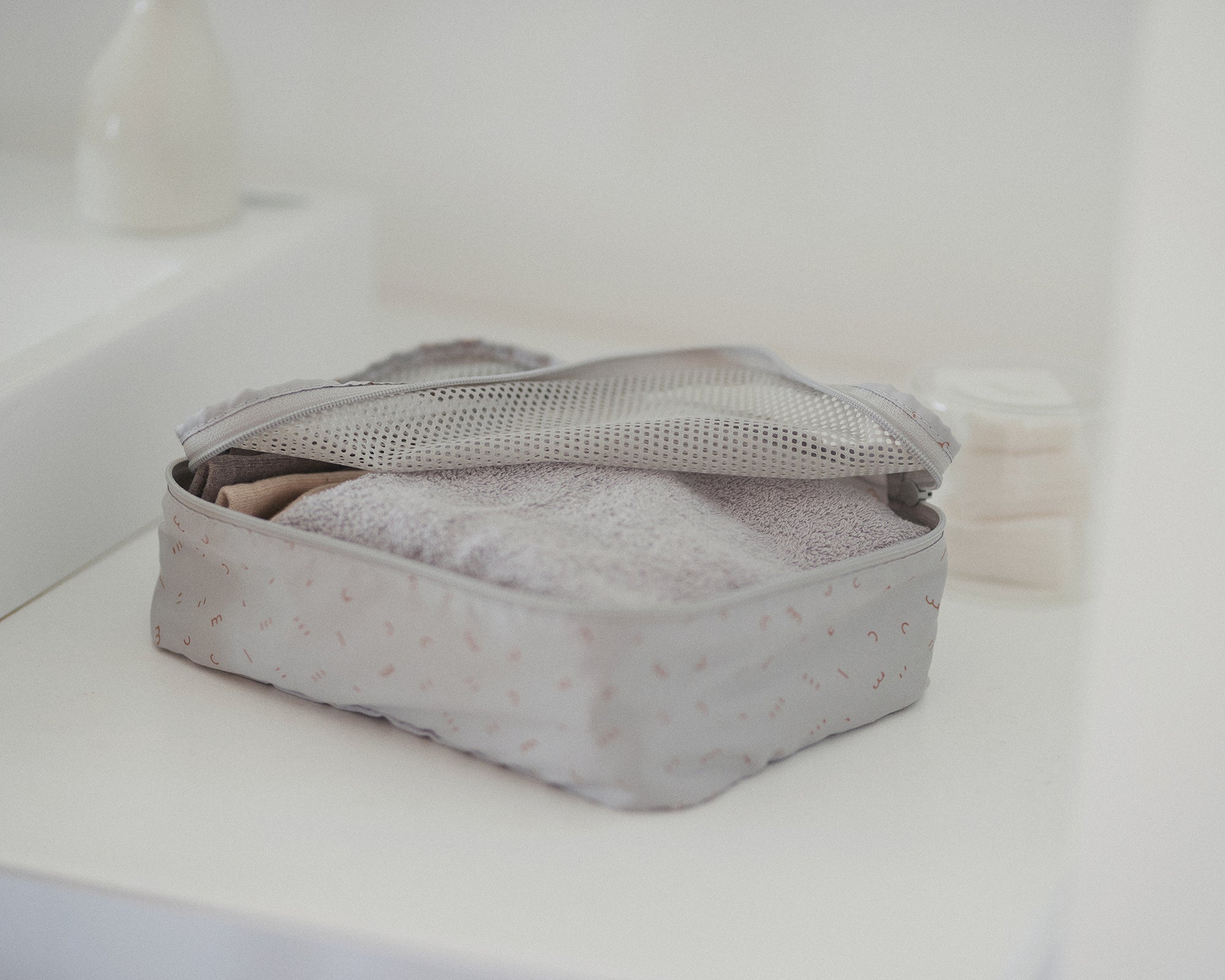 moln | Travel Organizer