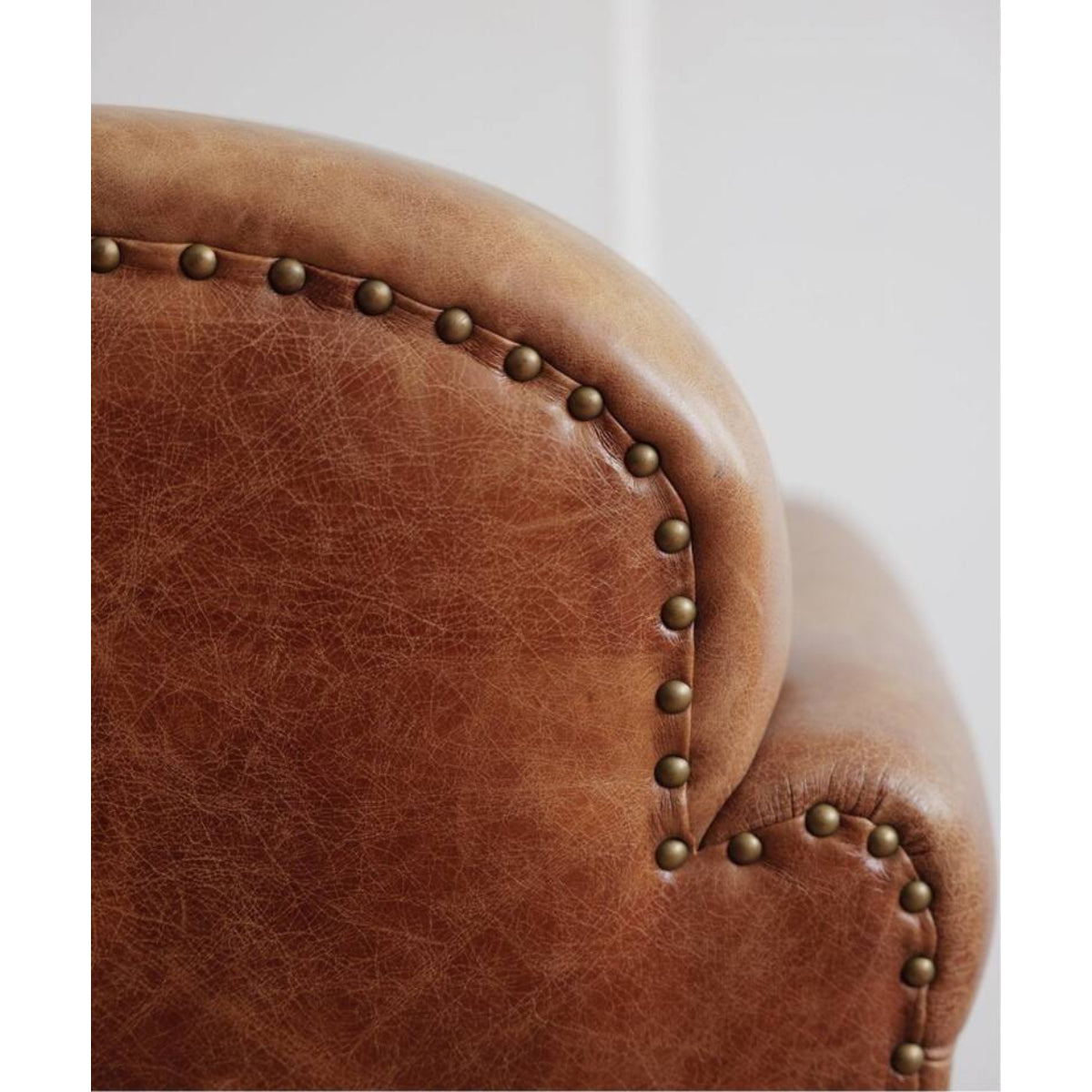 OAKS CLUB CHAIR (CRACK / SMOOTH)