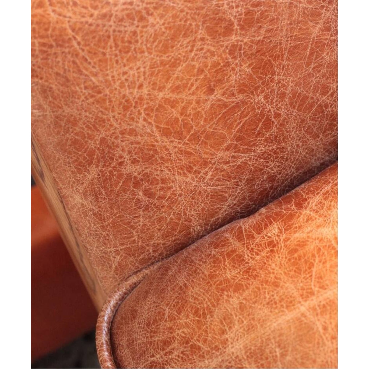 OAKS CLUB CHAIR (CRACK / SMOOTH)