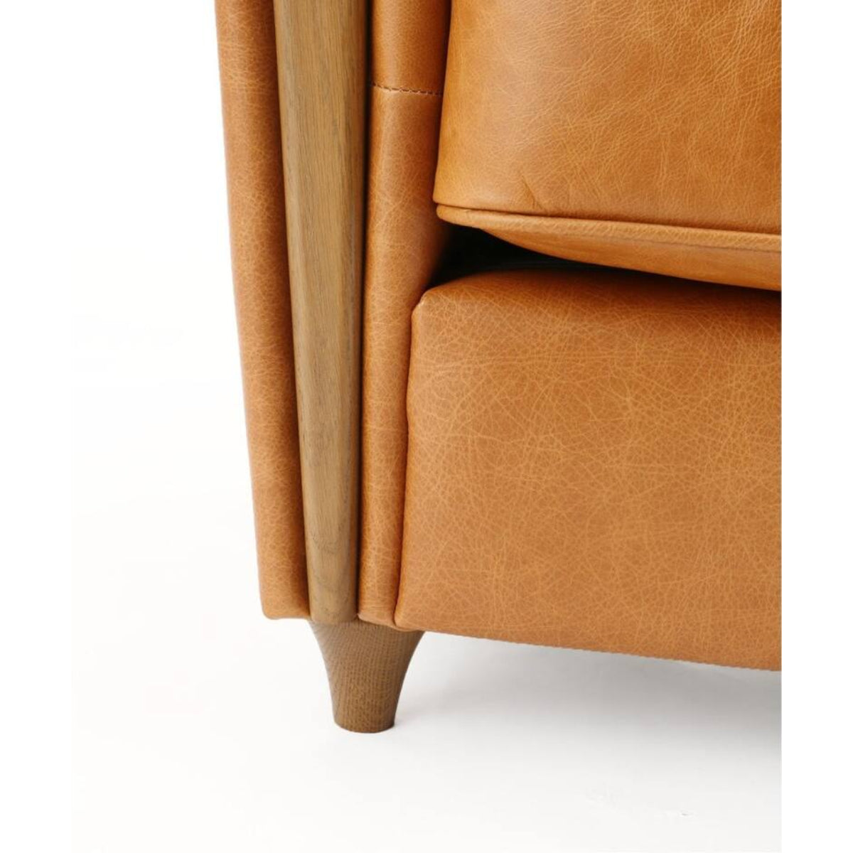 OAKS CLUB CHAIR (CRACK / SMOOTH)
