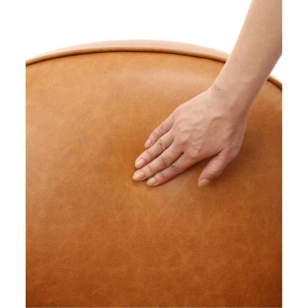 OAKS CLUB CHAIR (CRACK / SMOOTH)