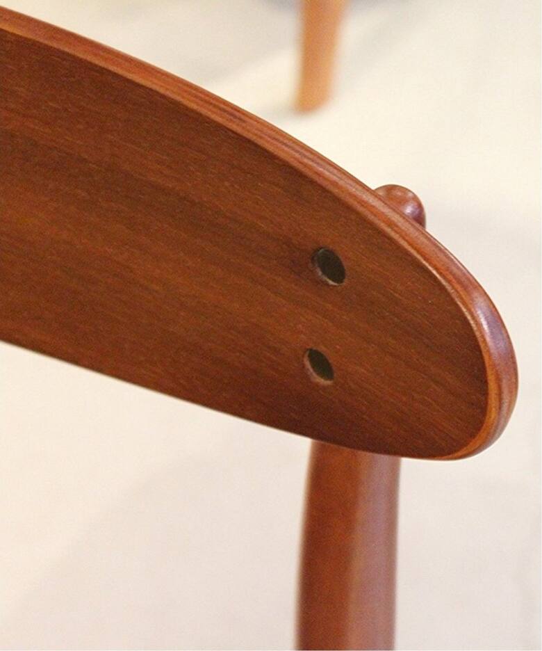 TRESTLES ARM CHAIR