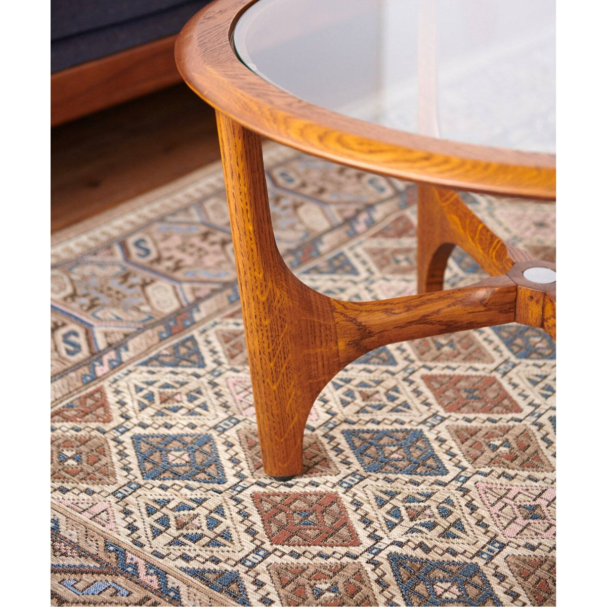 SILHOUETTE CENTER TABLE