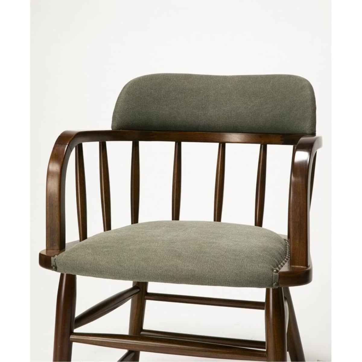 OAKS ARM CHAIR