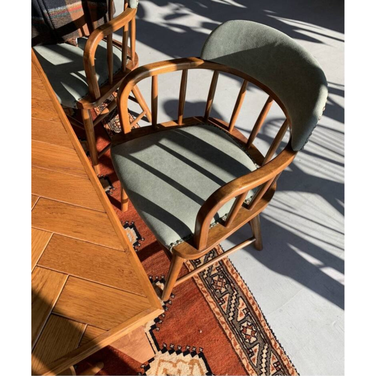 OAKS ARM CHAIR
