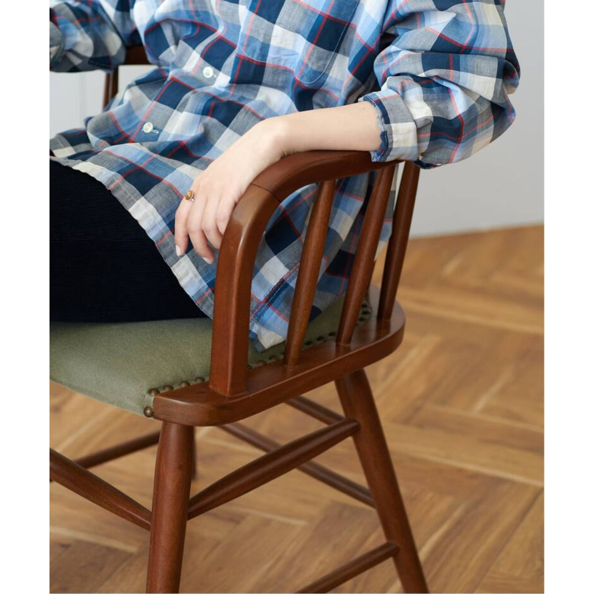 OAKS ARM CHAIR