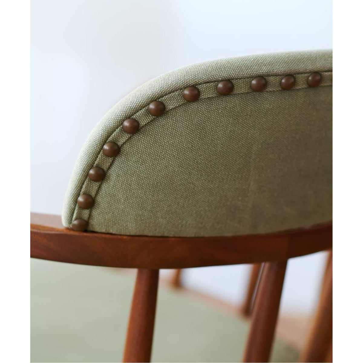 OAKS ARM CHAIR
