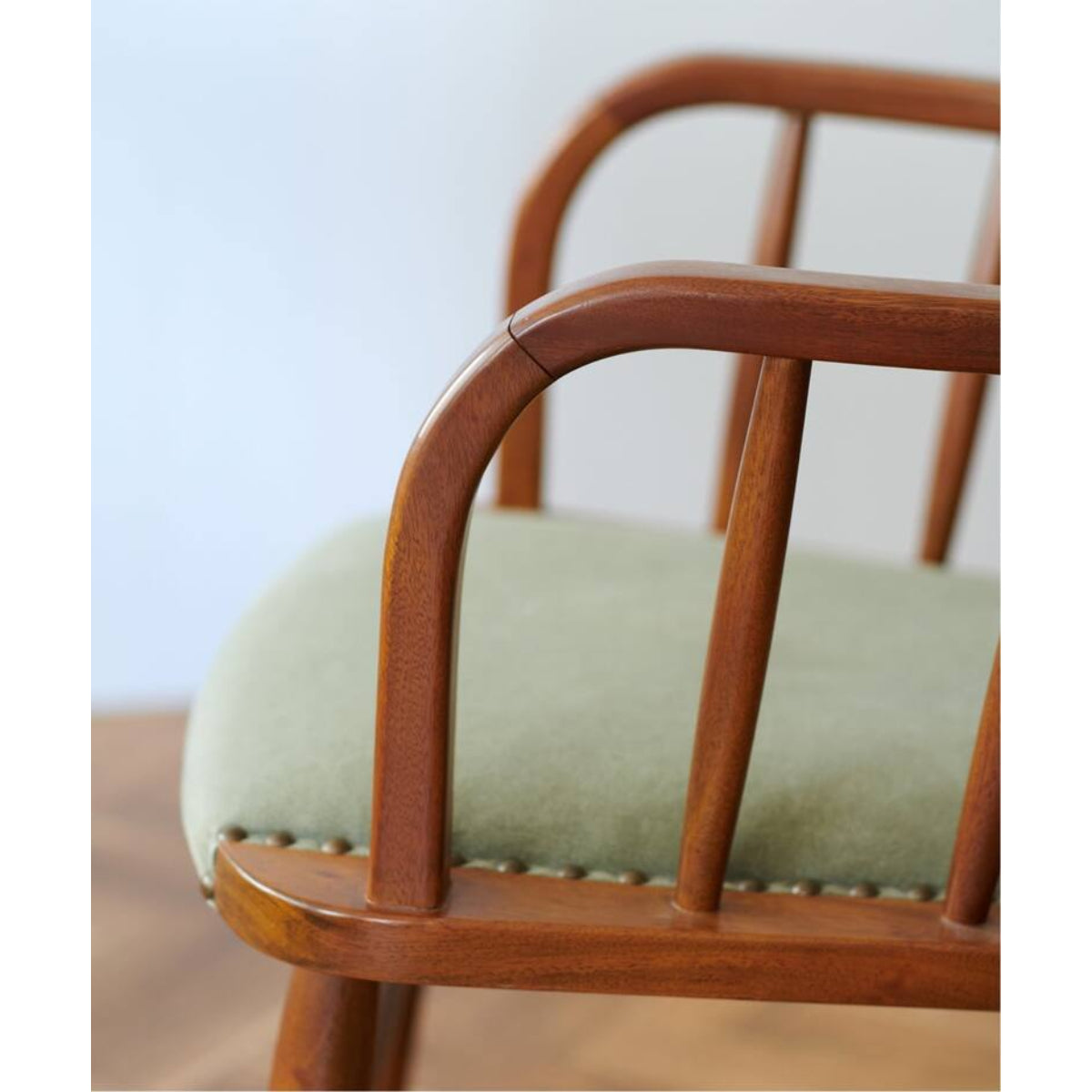 OAKS ARM CHAIR