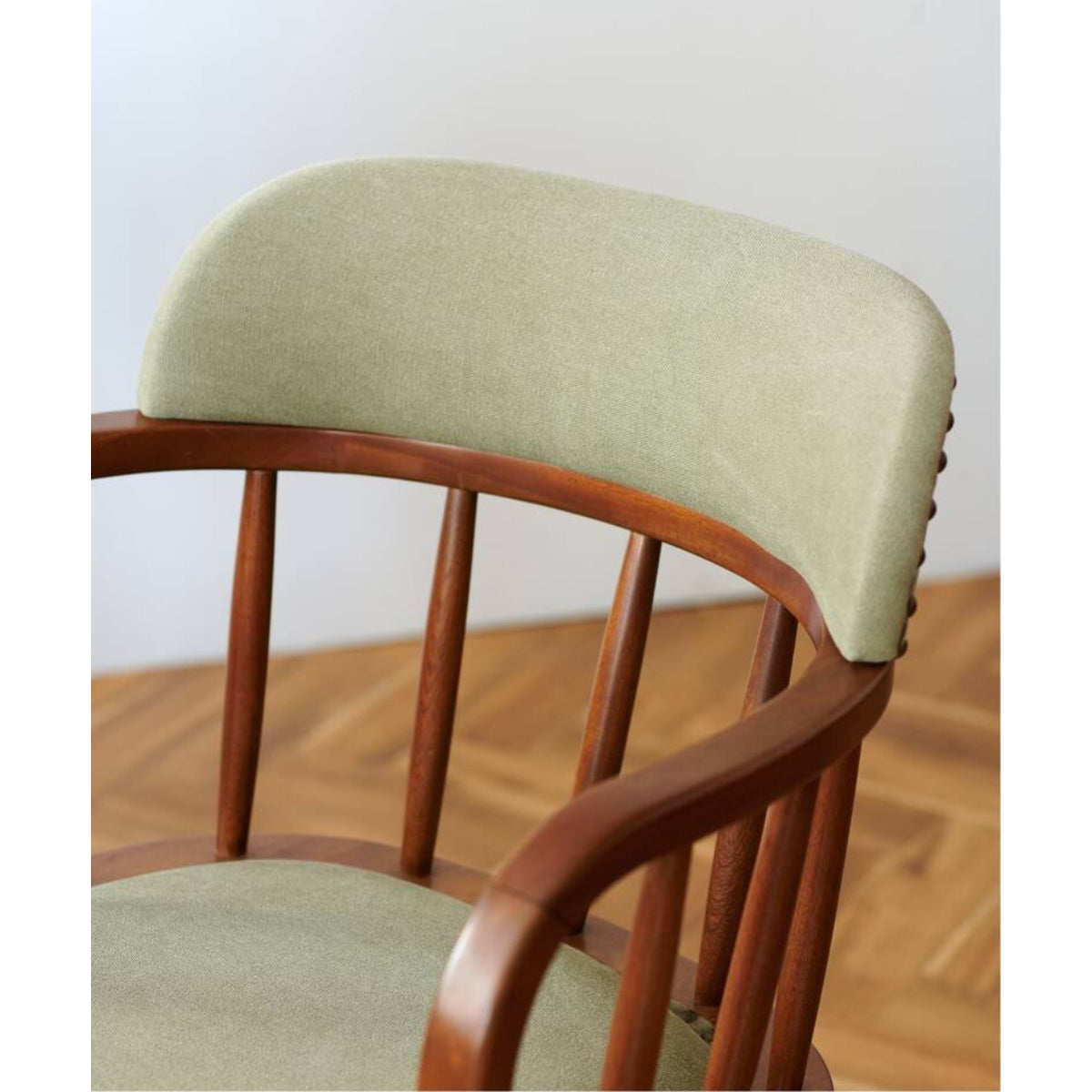 OAKS ARM CHAIR