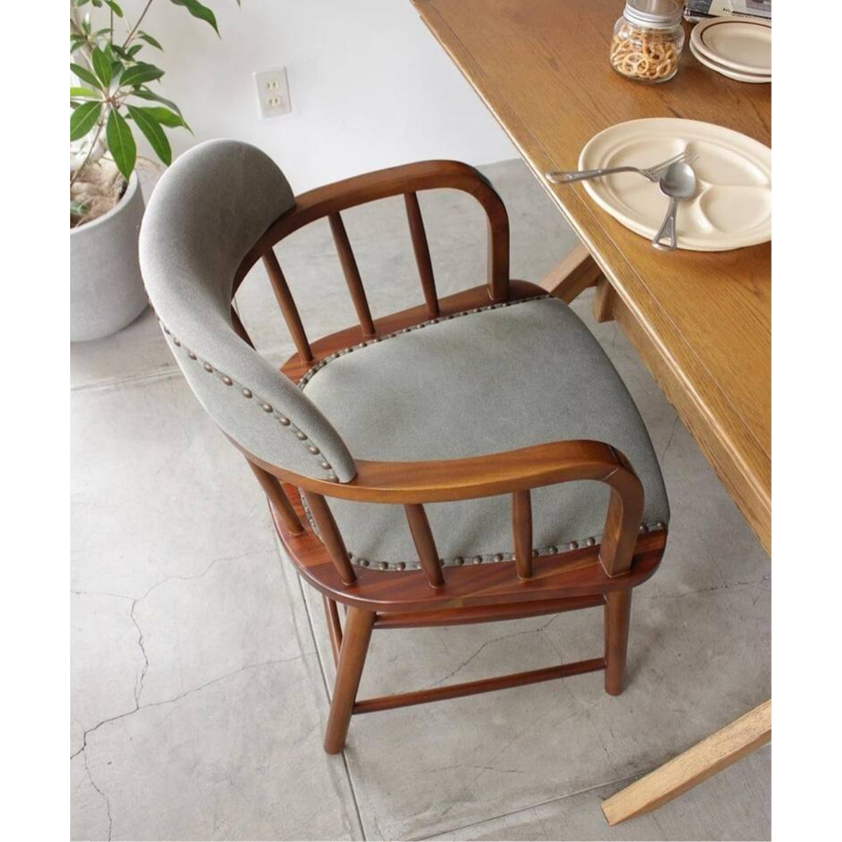 OAKS ARM CHAIR