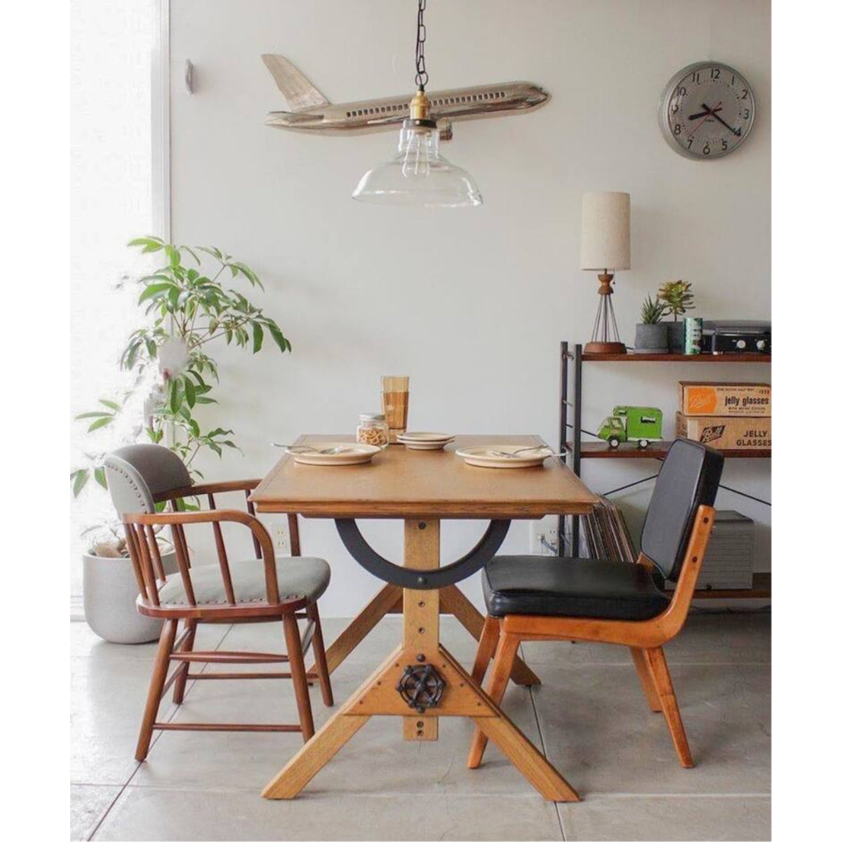 OAKS ARM CHAIR