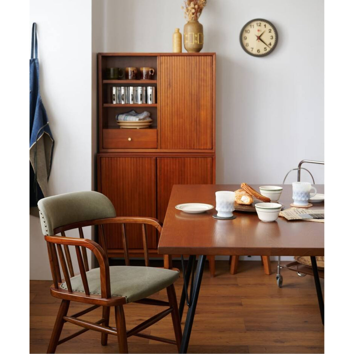 OAKS ARM CHAIR