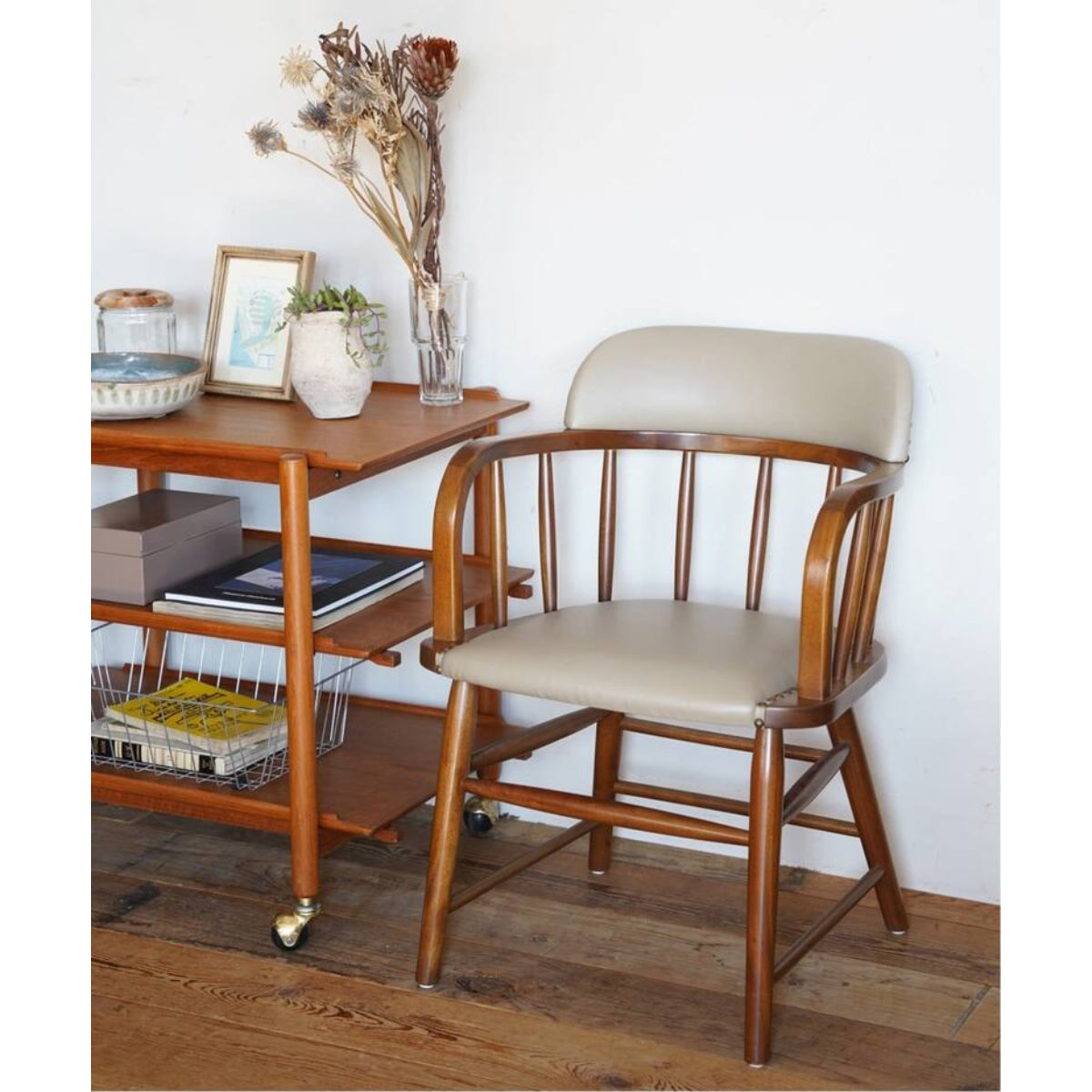 OAKS ARM CHAIR