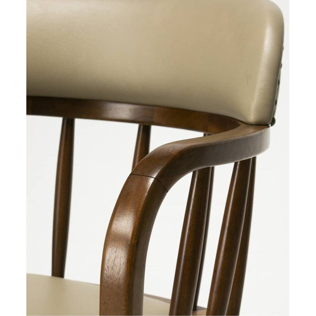 OAKS ARM CHAIR