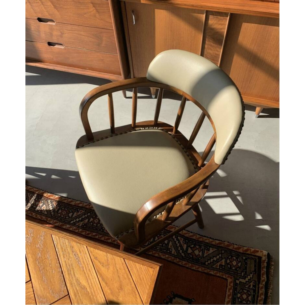 OAKS ARM CHAIR