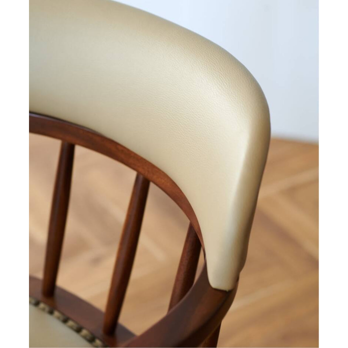 OAKS ARM CHAIR