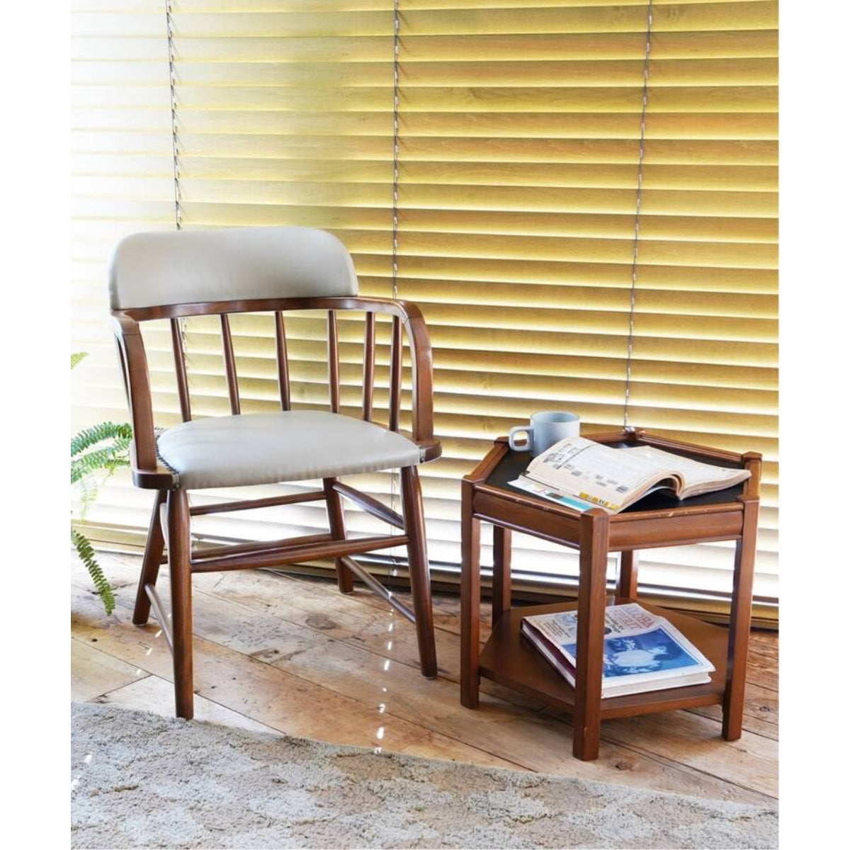 OAKS ARM CHAIR