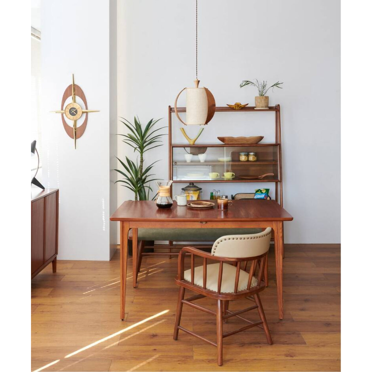 OAKS ARM CHAIR