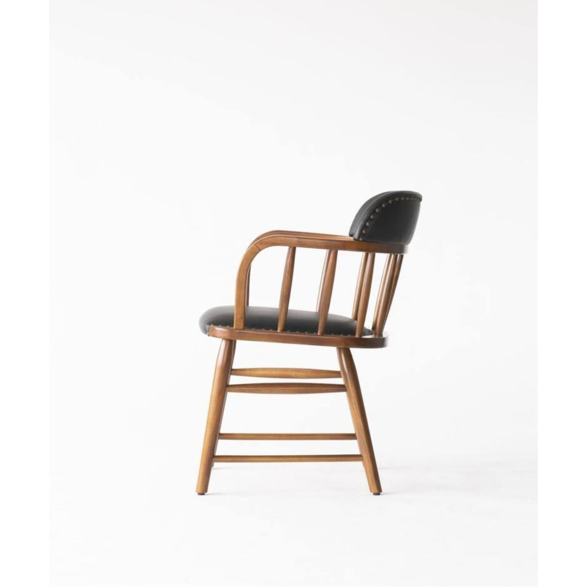 OAKS ARM CHAIR