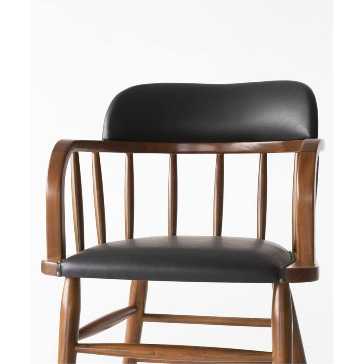 OAKS ARM CHAIR