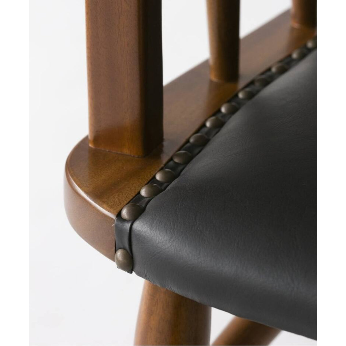 OAKS ARM CHAIR