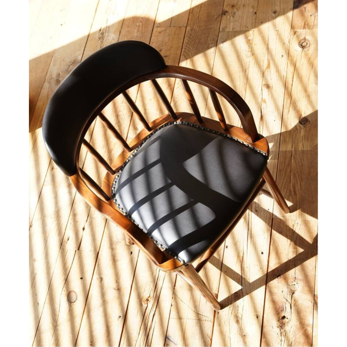OAKS ARM CHAIR
