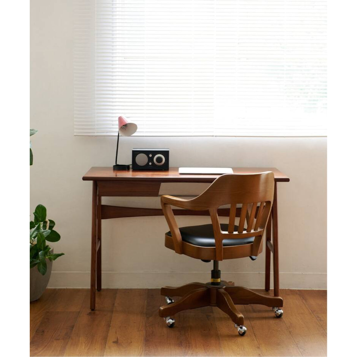 SHAW-WALKER DESK CHAIR