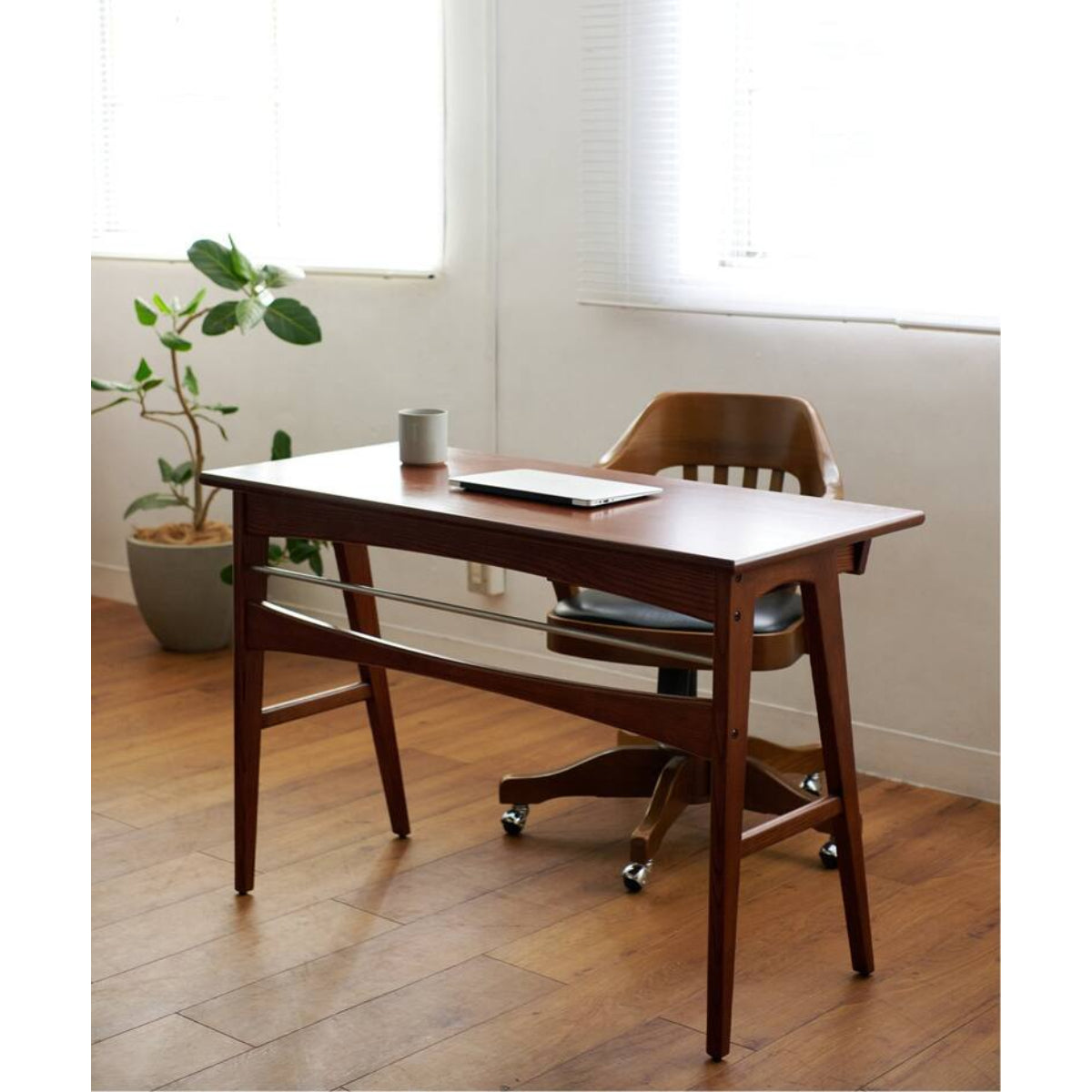 SHAW-WALKER DESK CHAIR