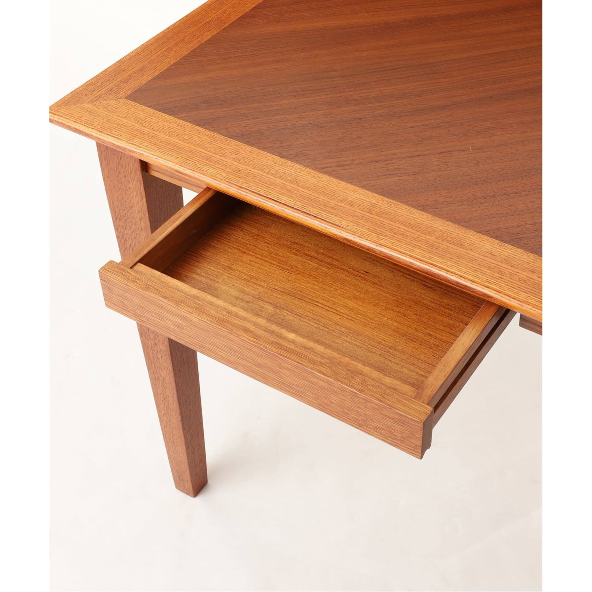 WARNER DINING TABLE-S   ( HERRINGBONE / STANDARD )