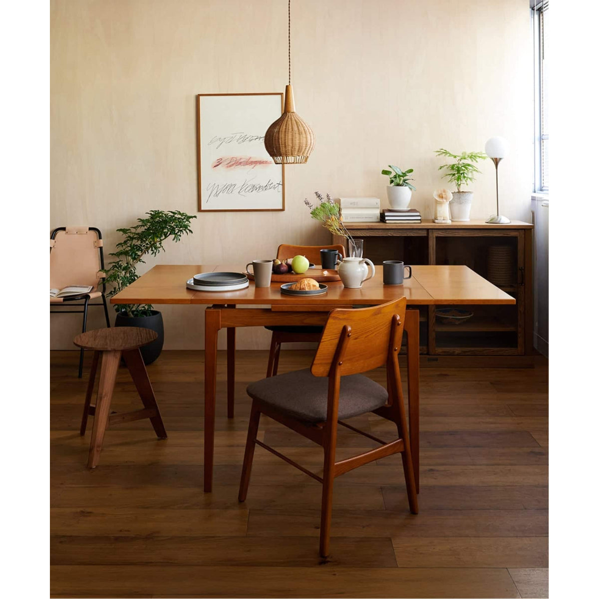 BROOKS DINING TABLE